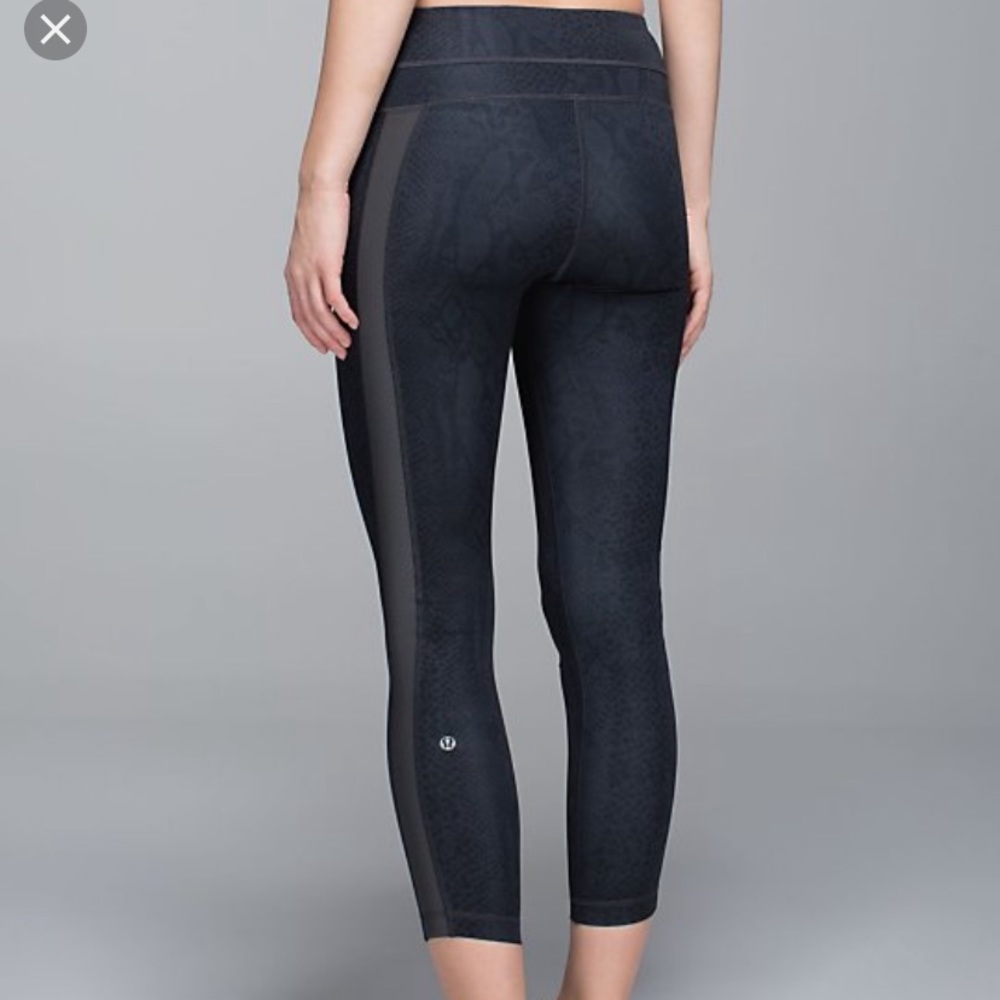 Lululemon light speed tights- desert snake